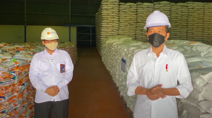 Presiden Joko Widodo (Jokowi) Mengecek Gudang Bulog