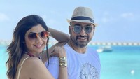 Shilpa Shetty masuk ke dalam daftar bintang Bollywood dengan pendapatan tertinggi sepanjang tahun hingga 18 juta dolar (Rp 256 miliar). (Dok. Instagram/rajkundra9) 