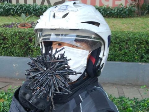 Ranjau Paku Mengintai Pengendara Jakarta Saat PPKM Darurat