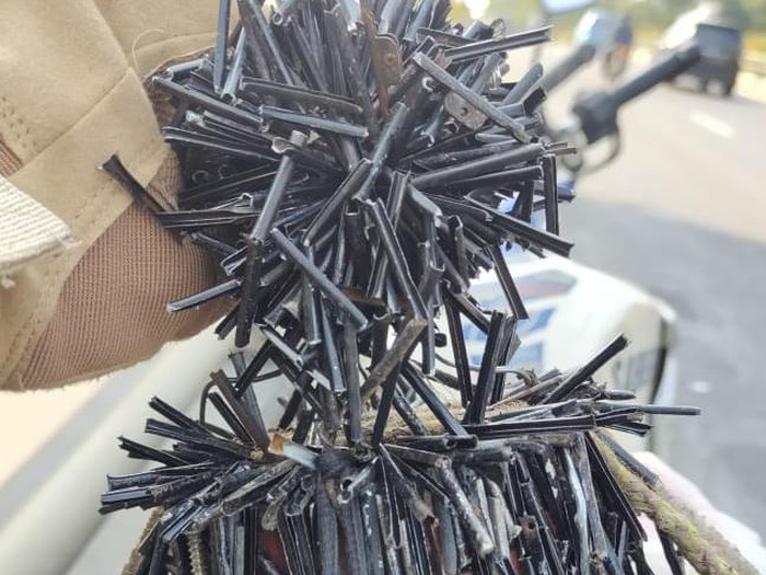 Ranjau Paku Mengintai Pengendara Jakarta Saat PPKM Darurat