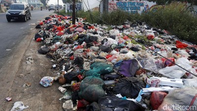 Jorok, Sampah Berserakan di Cileungsi