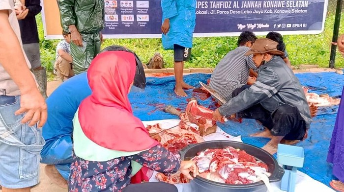 Tebar Daging Kurban hingga Pelosok Negeri Sedikitnya 174.000 Jiwa menerima manfaat dari program berkah Kurban khususnya diwilayah Terdepan, Terpencil dan Terisolir.
