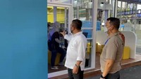 Direktur Utama Intibios Lab, Rio Abdurrachman, usai membuka layanan drive thru di Cirebon, Rabu (21/7/2021) mengatakan Tes swab sekarang sudah menjadi kebutuhan, baik untuk keperluan melakukan perjalanan, maupun untuk memeriksakan kesehatan dengan layanan yang lebih efisien, cepat, dan tetap memperhatikan kenyamanan seperti protokol kesehatan. 