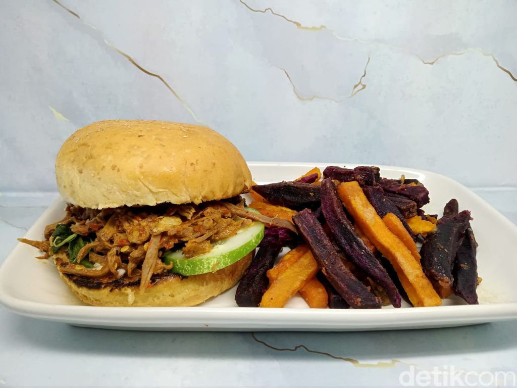 The Good Habit: Yummy! Burger Rendang dan Ayam Geprek Rendah Kalori