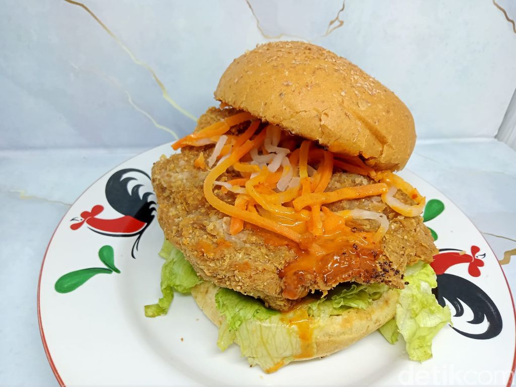 The Good Habit: Yummy! Burger Rendang dan Ayam Geprek Rendah Kalori