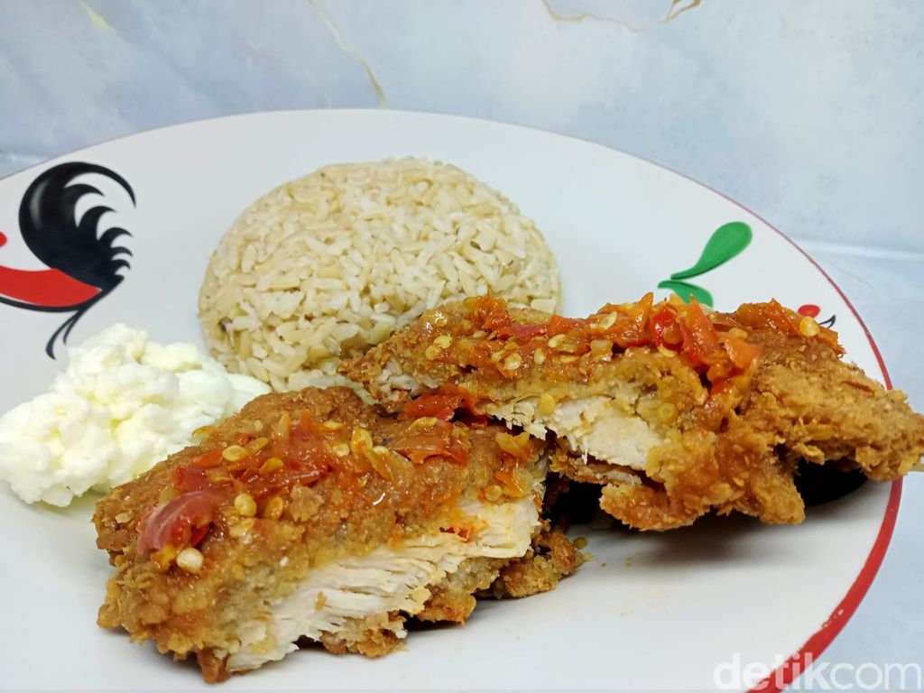 The Good Habit: Yummy! Burger Rendang dan Ayam Geprek Rendah Kalori