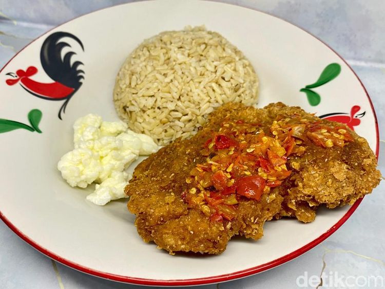 Burger Rendang dan Ayam Geprek di Resto Sehat Ini Rendah Kalori