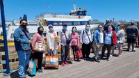 Delly Tasmin, traveler yang mengikuti wisata vaksin ke AS bersama Golden Rama Tours & Travel, mengaku awalnya khawatir namun keinginan untuk berlibur sekaligus mendapatkan vaksin Johnson &Johnson menjadi pertimbangan tersendiri.  
