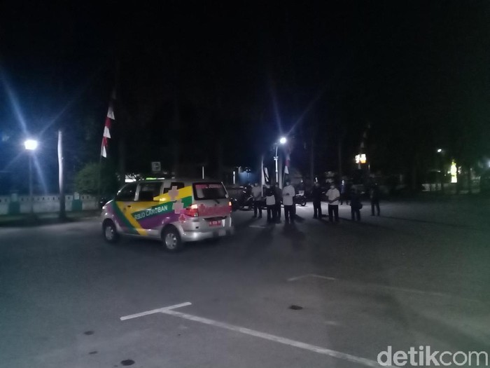 Kabar duka datang dari tenaga kesehatan di Kabupaten Madiun. Seorang bidan meninggal terpapar COVID-19.