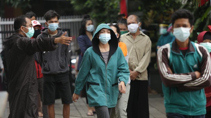 Pemerintah terus berupaya dalam meningkatkan testing dan tracing di permukiman padat penduduk guna memutus mata rantai penyebaran Corona.