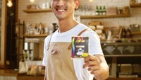 Hobinya minum kopi serta kepopularitasan Arya Saloka membuatnya kerap ditawarkan pekerjaan terkait kopi. Salah satunya sebuah merk kopi yang menjadikannya sebagai bintang utama dalam iklan mereka. Foto: Instagram/arya.saloka