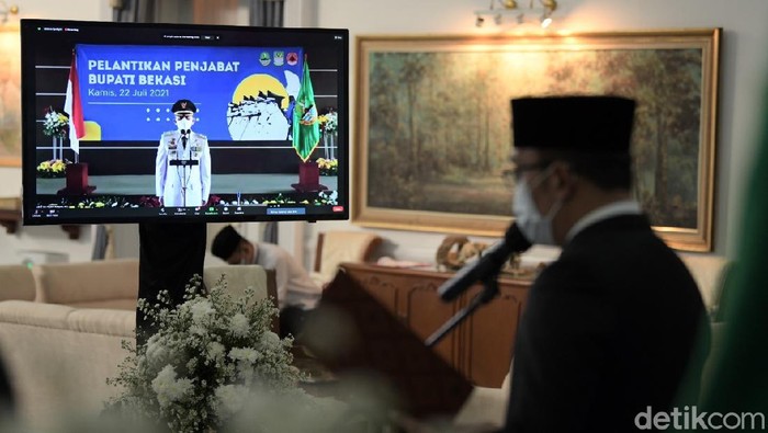 Gubernur Jabar Ridwan Kamil melanti Dani Ramdan jadi Pj Bupati Bekasi