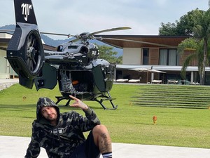 Mobil Mewah Terlalu Mainstream, Neymar Pamer Helikopter Pribadi Rp 222 Miliar
