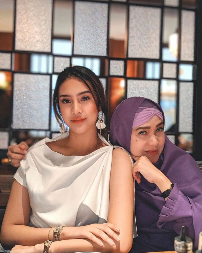 Ibu Anya Geraldine Ibu Anya Geraldine