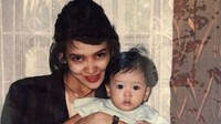 Ibunda Anya Geraldine disebut mirip dengan Luna Maya. Foto: Instagarm Anya Geraldine