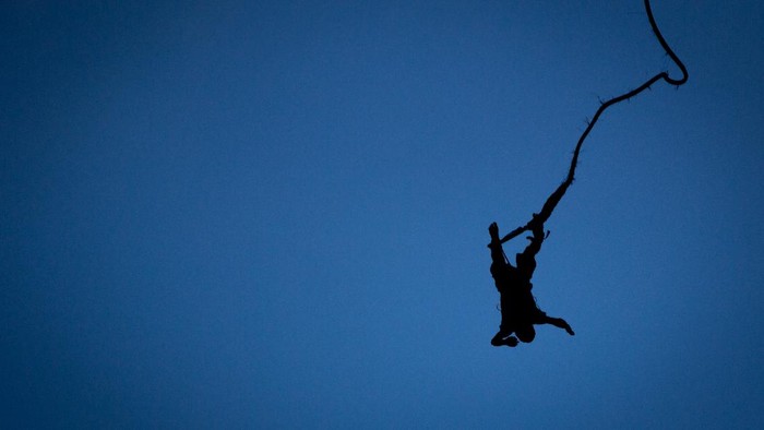 Ilustrasi bungee jumping