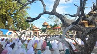 Jamaah tarekat Syattariyah melaksanakan shalat Idul Adha 1442 hijriyah di Ulakan, Kabupaten Padangpariaman, Sumatera Barat, Kamis (22/7/2021).  