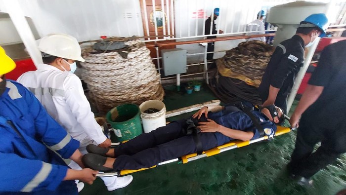 Kapal Isoman Pasien COVID Makassar Gelar Simulasi Evakuasi Keadaan Darurat