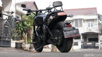 Motor ini tampil paling ‘radikal’ dengan gaya yang mirip dengan Harley Davidson Fat Bob. Foto: Muhammad Hafizh Gemilang