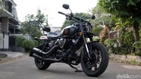 Keeway menjual V250FI ini dalam dua tipe, ada yang standar dan yang Geronimo. Perbedaannya hanya dari segi tampilan serta kosmetik. Keeway V250FI ini dijual mulai dari Rp 57.800.000. Foto: Muhammad Hafizh Gemilang