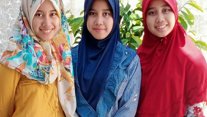 Kembar tiga masuk Unair