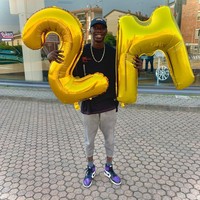 Tak banyak yang tahu bahwa pria dengan 89 juta follower tersebut beralih ke TikTok setelah kehilangan pekerjaan sebagai pekerja pabrik. Namun belum ada informasi lebih lanjut mengenai tempat bekerja dulu. Foto: Instagram @khaby00