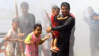 Pelaksanaan Hari Anak Nasional ini memastikan anak-anak tetap di rumah dan bergembira selama masa Covid-19 dan penerapan pemberlakuan PPKM Darurat. ANTARA FOTO/JESSICA HELENA WUYSANG