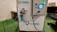 Satu unit oxygen maker generasi 2 yang dibuatnya bisa menampung sebanyak 20 liter per menit (LPM) oksigen.