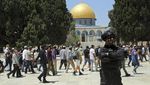 Pantai Israel Diserbu Warga Palestina Saat Libur Idul Adha