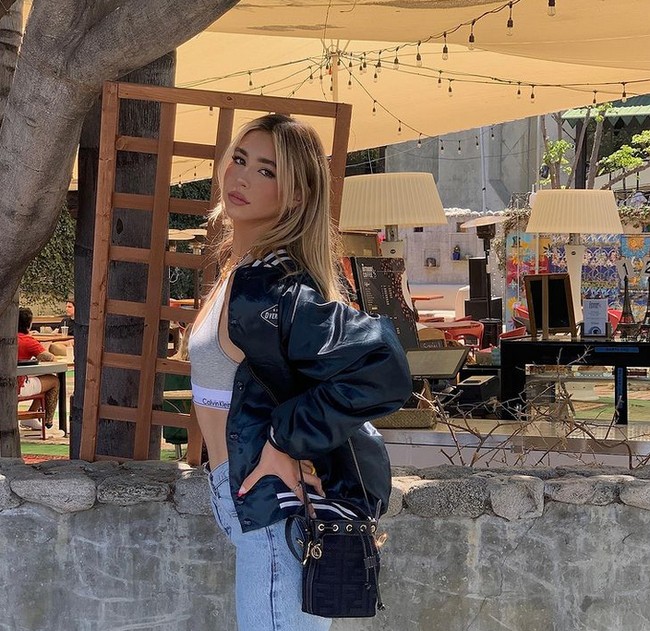 Tak kalah cantik dari kakak-kakaknya, si bungsu Scarlet menjadi bintang media sosial. Foto: Instagram