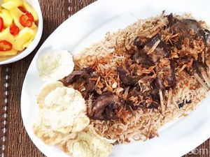 Resep Nasi Kebuli Kambing Rice Cooker yang Praktis dan Sedap