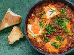 Resep Pembaca: Telur Masak Tomat ala Timur Tengah yang Praktis untuk Sarapan