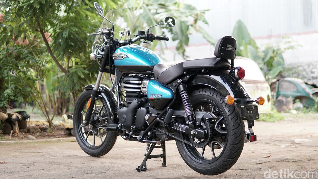 Royal Enfield Meteor 350 Supernova