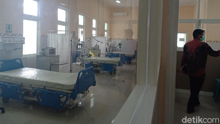 RSUD Caruban Madiun mulai kewalahan menerima pasien COVID-19. Bed occupancy rate (BOR) isolasi COVID-19 sudah hampir 100 persen.