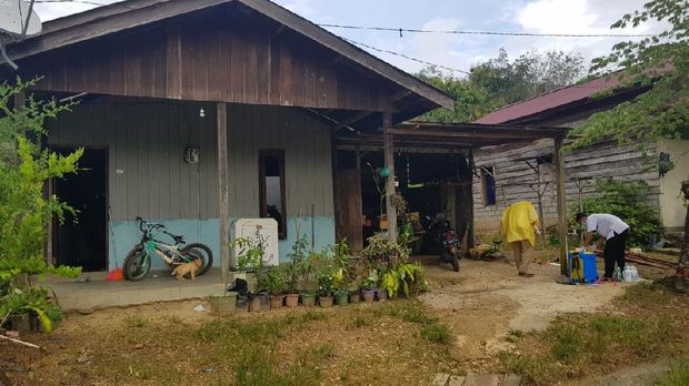 Rumah tempat Vino menjalani isolasi mandiri usai ayah dan ibu meninggal akibat COVID-19. (dok. Istimewa)