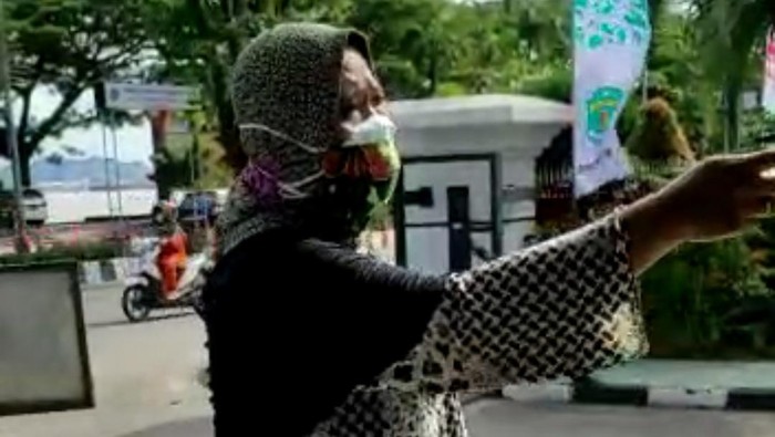 Wanita pasien isoman Covid-19 datangi kantor Gubernur Kaltim karena ditolak sejumlah rumah sakit