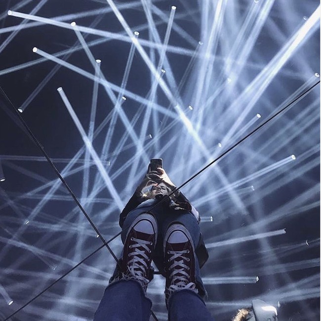 Selain memecahkan rekor, teamLab Borderless juga menjadi salah satu tempat paling Instagrammable di Tokyo.  Foto: Instagram/@teamlab_borderless