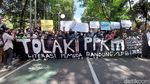 Utak Atik Kebijakan PPKM Kala RI Dijuluki Episentrum COVID Dunia