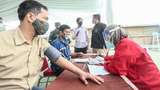 2.700 Warga Surabaya Vaksinasi di SIER, Usai Vaksin Bawa Pulang Es Krim
