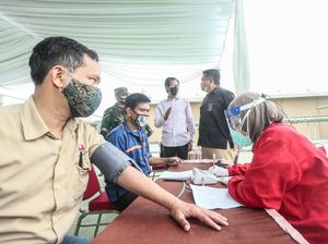 2.700 Warga Surabaya Vaksinasi di SIER, Usai Vaksin Bawa Pulang Es Krim