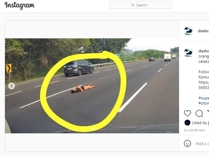 Viral orang tiduran di tengah jalan tol Japek (Jakarta-Cikampek)