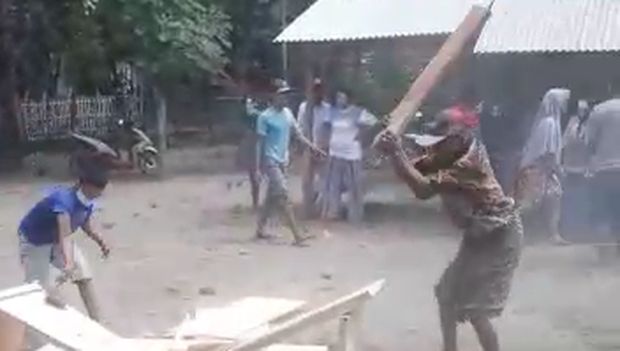 viral warga di situbondo rusak peti jenazah covid-19