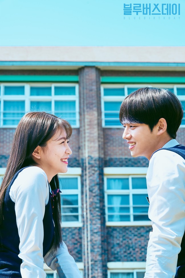 Yeri Red Velvet dan Hongseok PENTAGON membintangi web drama Blue Birthday, yang telah dinanti-nanti penggemar. Keduanya dikisahkan sebagai sahabat yang saling suka.  Foto: dok PLAYLIST