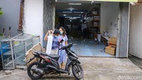 Agen isi ulang oksigen itu buka mulai dari pukul 08.00 WIB.