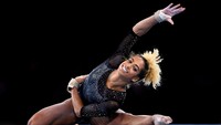 Danusia Francis. Perempuan asal Jamaika ini merupakan atlet gimnastik.