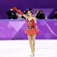 Alina Zagitova adalah skater dengan segudang prestasi. Dia pernah memenangkan Olimpiade 2018, Kejuaraan Dunia 2019 dan Kejuaraan Eropa 2018. Wanita 18 tahun ini juga membawa medali perak untuk tim Rusia pada Olimpiade Musim Dingin 2018. Foto: Instagram