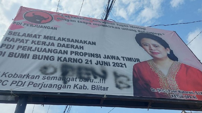 baliho open bo puan maharani
