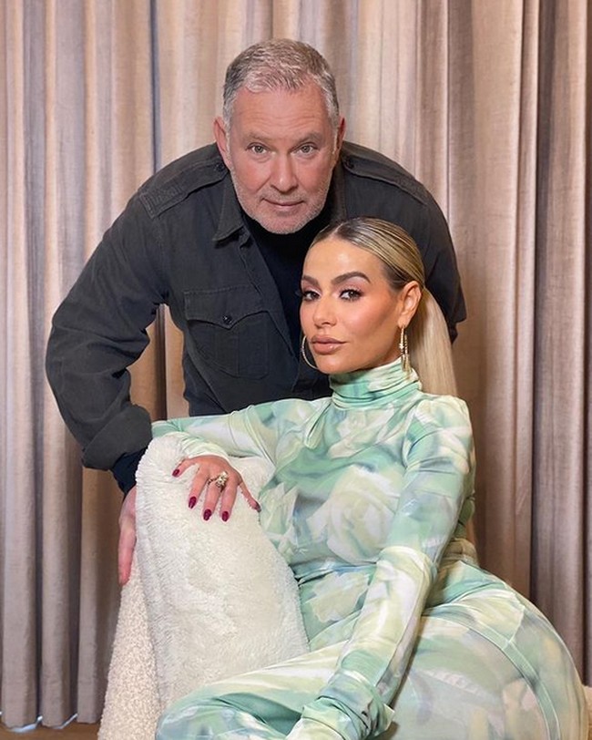 Namun kabar terbaru menyebutkan bahwa pasangan yang membintangi reality show Real Housewives of Beverly Hills itu tersebut tersandung kasus pajak. Foto: Instagram