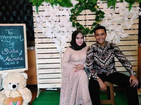 Foto Sinta Rizki Dewi Arfiani dan Anoure AsLama.