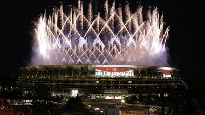 Gemerlap Kembang Api Sambut Pembukaan Olimpiade Tokyo